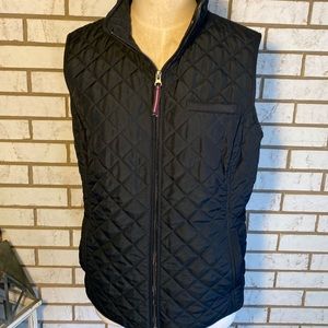 Van Heusen / Black Quilted Vest, slant pockets, zipper front. Sz L